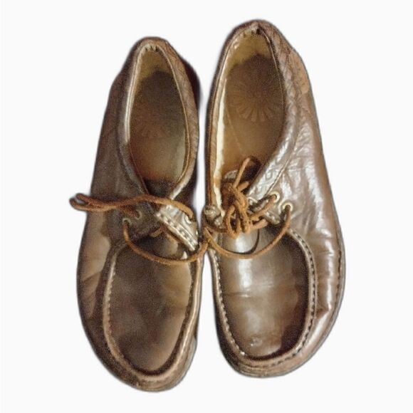 Ugg loved shoes, size 8(has marks has seen pics) - Picture 2 of 9